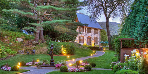 Garden View Spring 500x250 - Castle Hill Resort - Proctorsville, VT