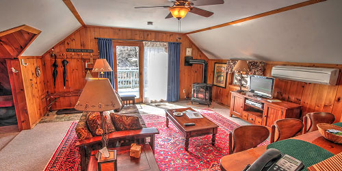 Rustic Family Room - Phineas Swann Inn & Spa - Montgomery Center, VT